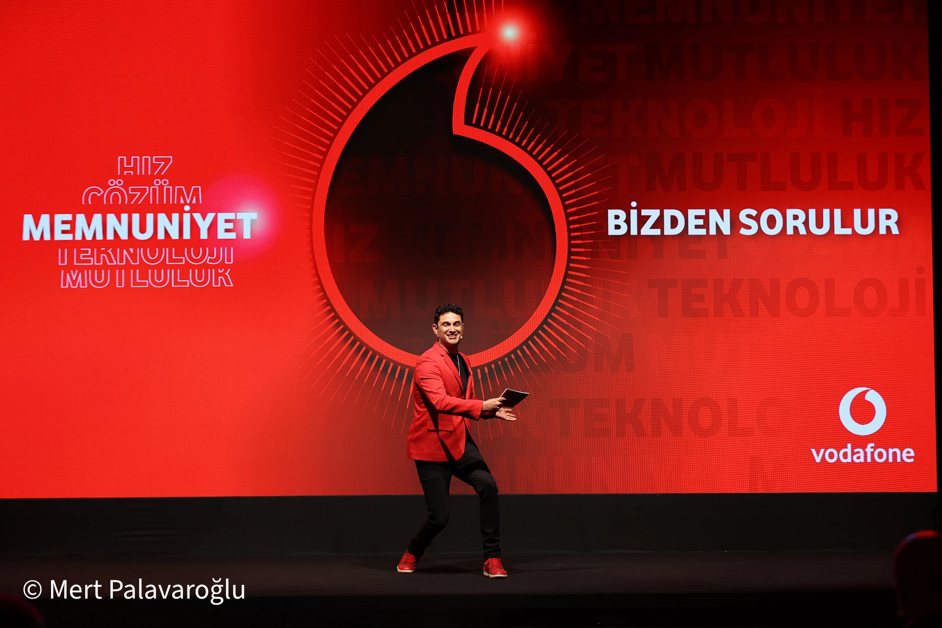 Mert Palavaroğlu Sahne 10 — Kurumsal Etkinlik Sunucusu, Showman