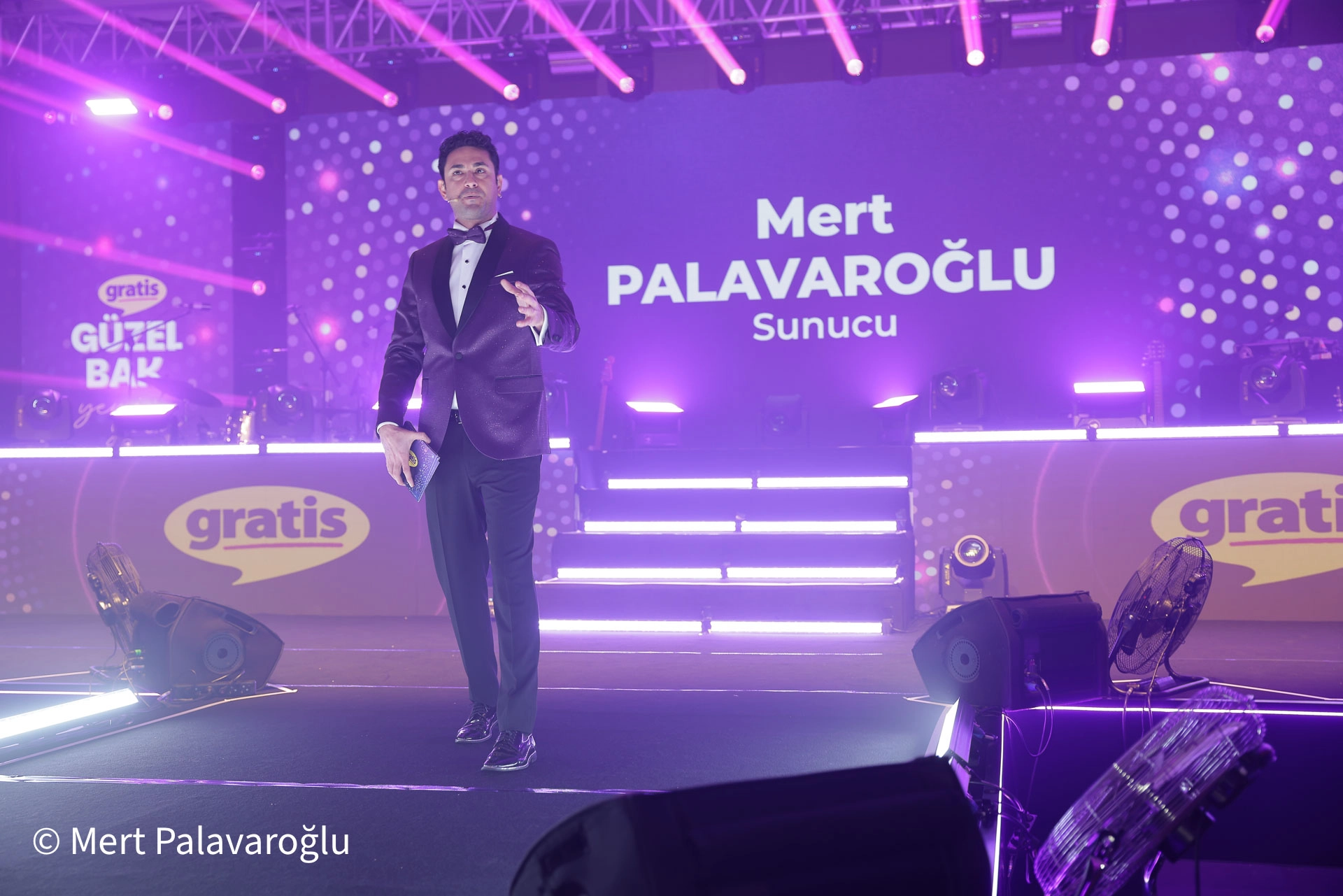 Mert Palavaroğlu Sahne 11 — Kurumsal Etkinlik Sunucusu, Showman