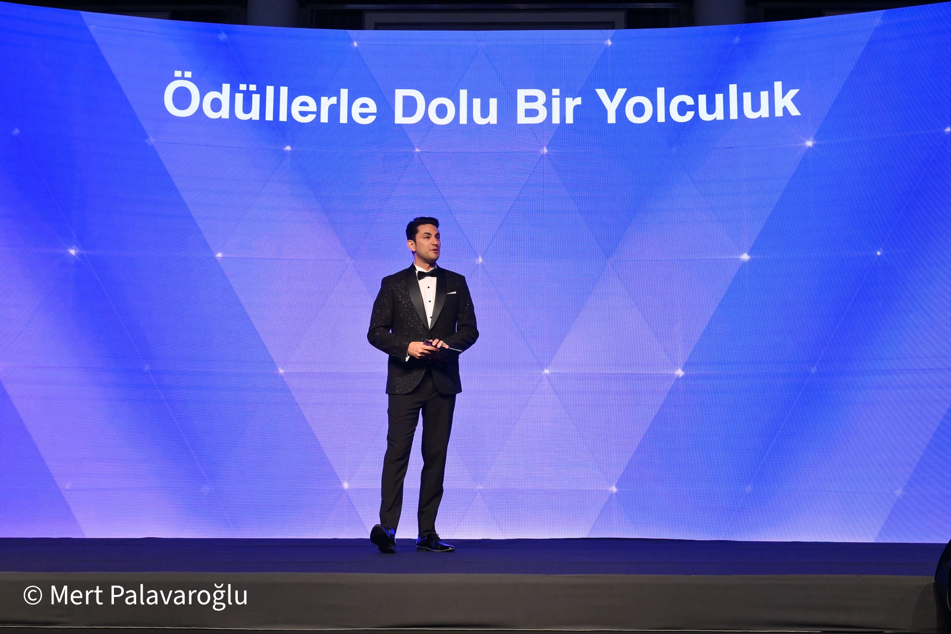 Mert Palavaroğlu Sahne 14 — Kurumsal Etkinlik Sunucusu, Showman