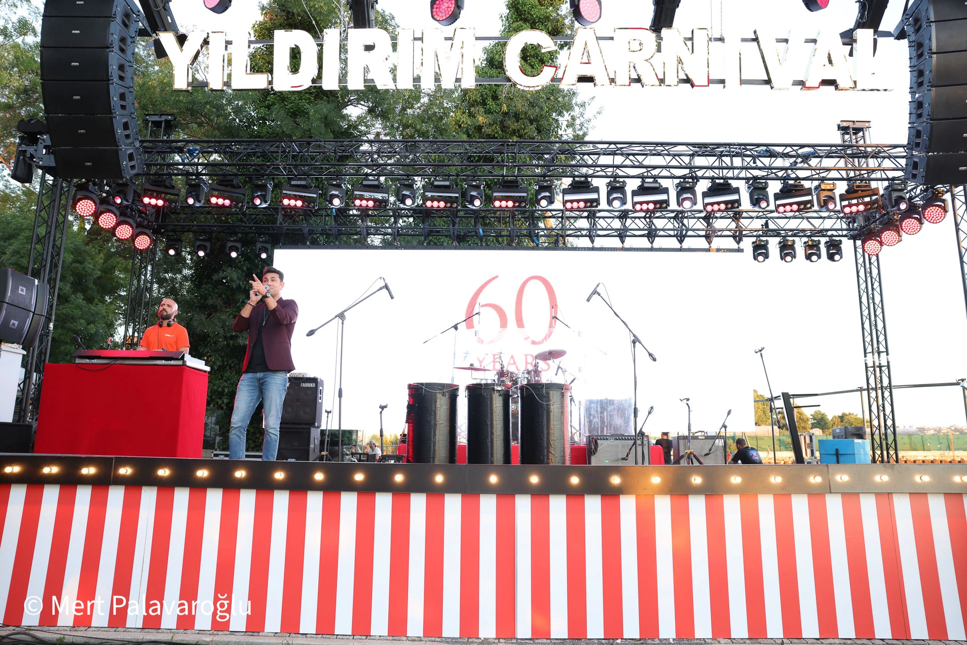 Mert Palavaroğlu Sahne 27 — Kurumsal Etkinlik Sunucusu, Showman