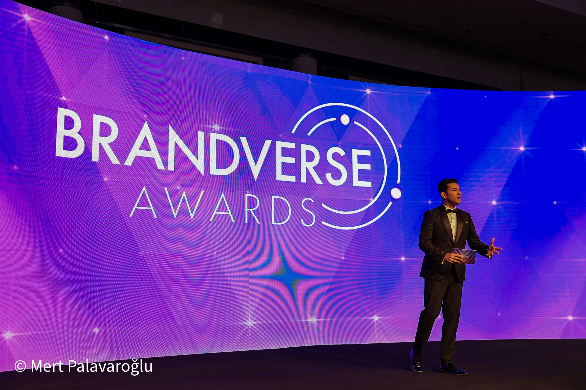 Mert Palavaroğlu Sahne 7 — Kurumsal Etkinlik Sunucusu, Showman